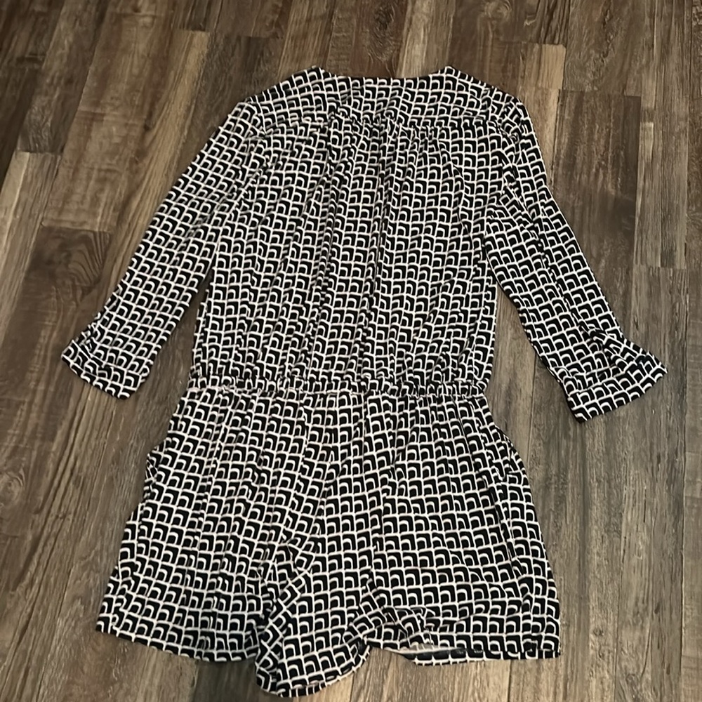 Navy & White Romper - Picture 5 of 5